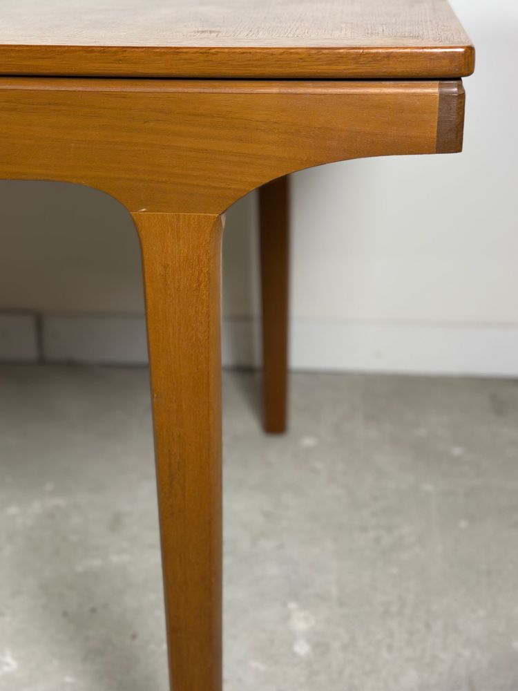 Table extensible de style scandinave en teck par Nathan furniture 1960