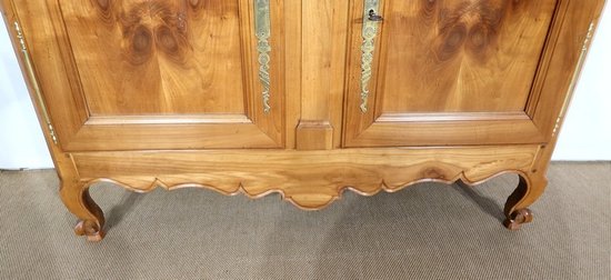  Buffet régional en Merisier massif, style Transition Louis XV / Louis XVI - Milieu XIXe 