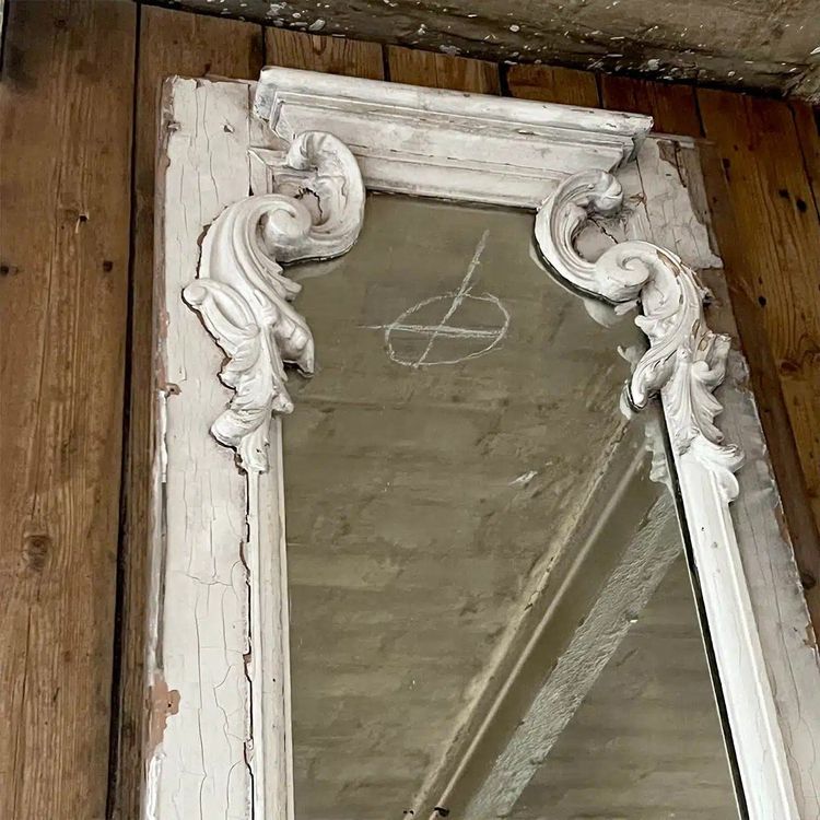 Spiegel mit Holzpaneelen im Louis XV-Stil