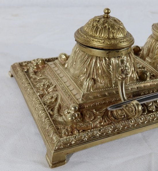  Gilded bronze inkwell, in the Renaissance style - Late 19th century