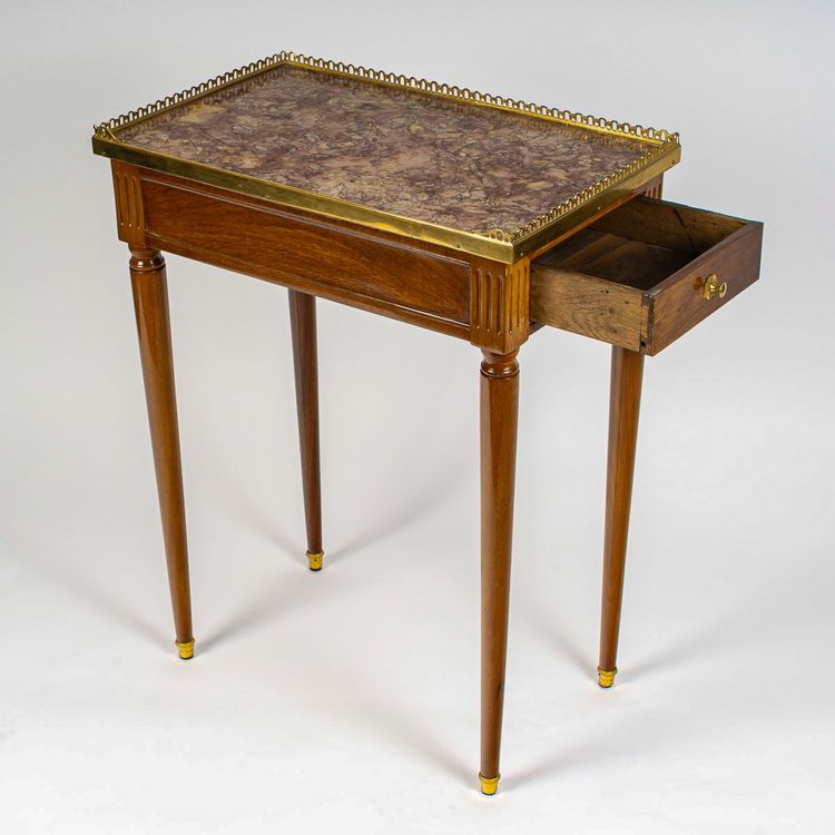 Isac Simon Rebour Kleiner Couchtisch aus Mahagoni und Marmor im Louis XVI-Stil, ca. 1780-1790