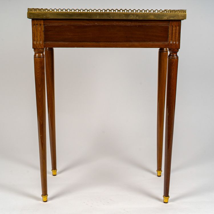 Isac Simon Rebour Kleiner Couchtisch aus Mahagoni und Marmor im Louis XVI-Stil, ca. 1780-1790