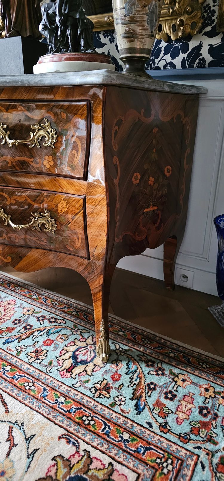 Commode sauteuse d’époque Louis XV, travail régional vers 1760.
