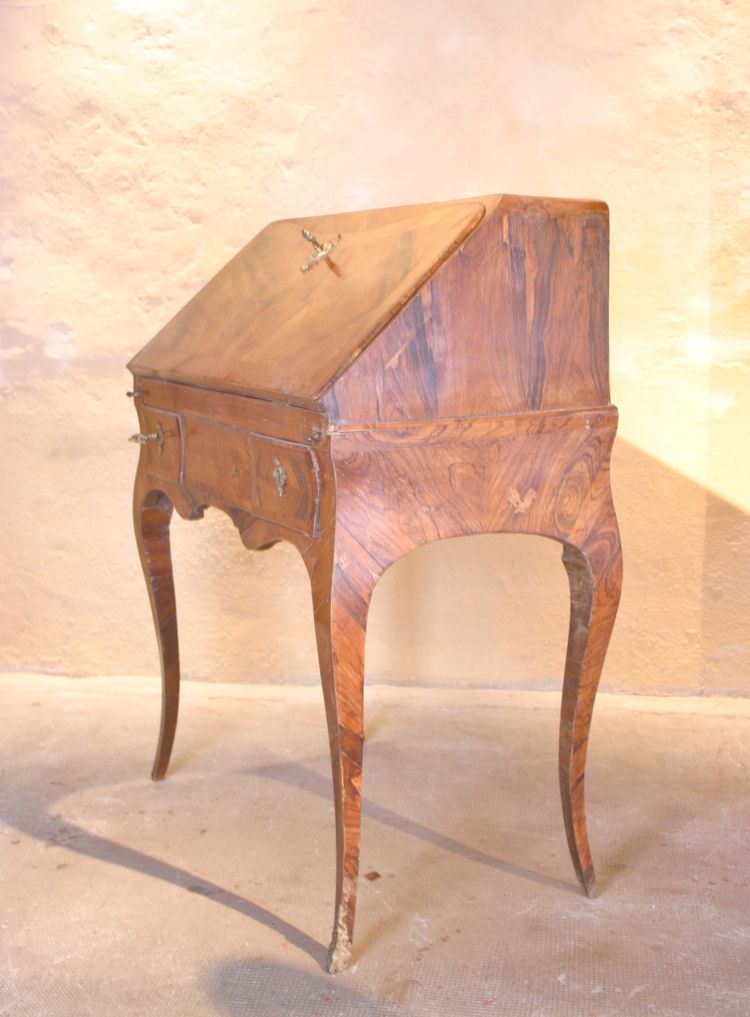 Kleiner Damenschreibtisch