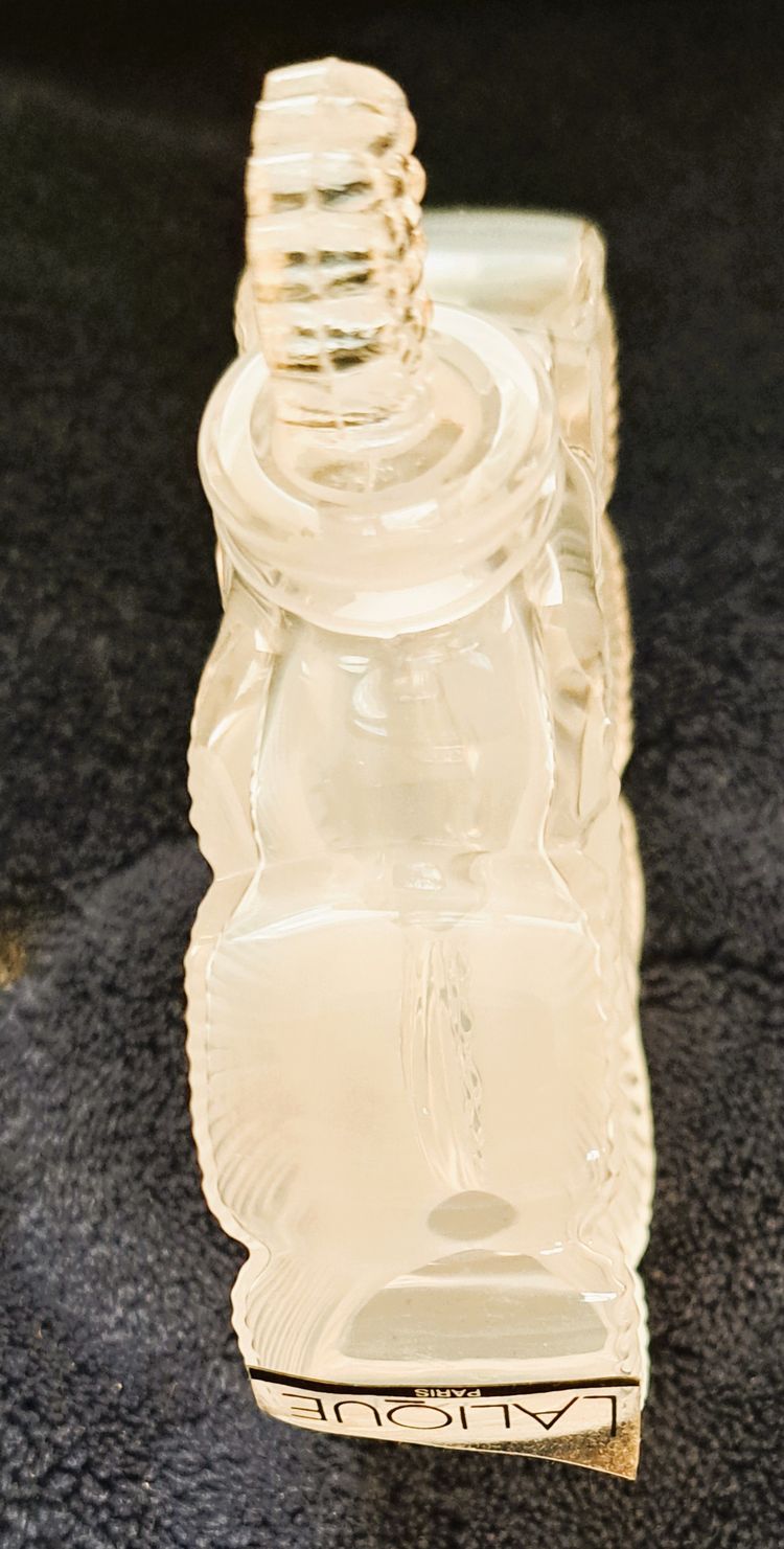 Cofanetto da donna con flacone di profumo Lalique, modello a due fiori