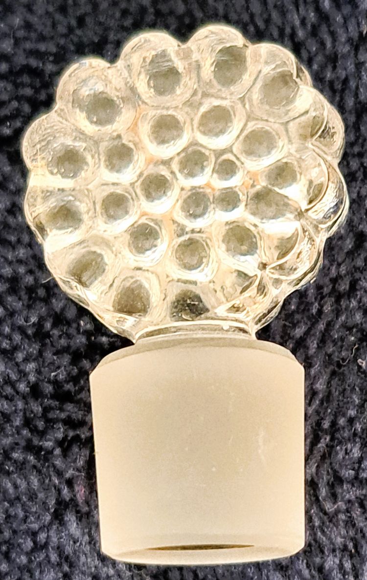Cofanetto da donna con flacone di profumo Lalique, modello a due fiori