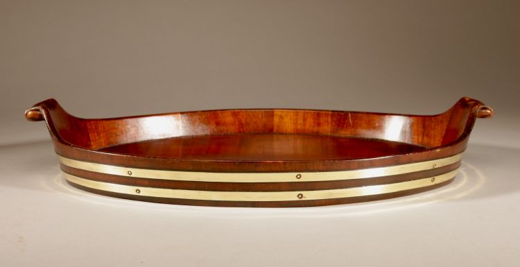  Plateau ovale original en acajou et laiton.