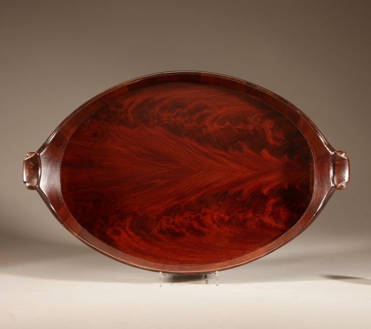  Plateau ovale original en acajou et laiton.