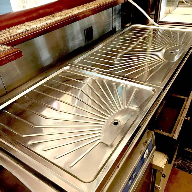 Mobile bar in mogano massello con finiture in ottone e marmo