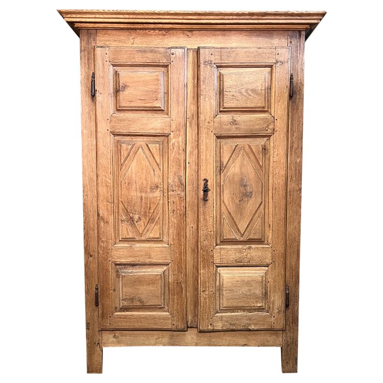 Armoire en châtaignier 1700