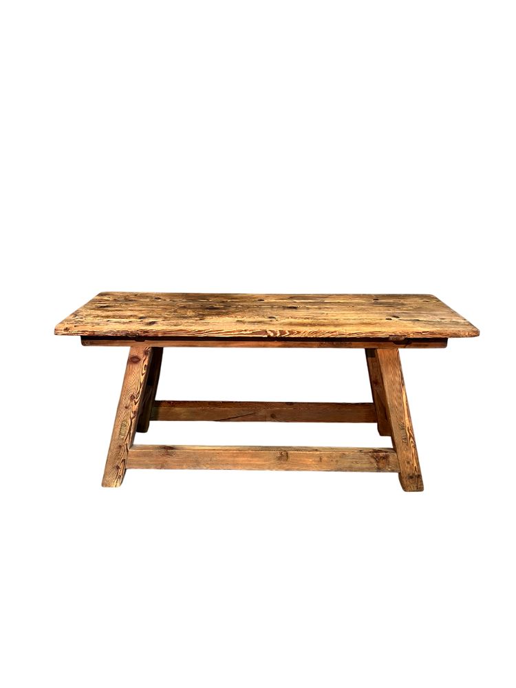 Table en mélèze 1800