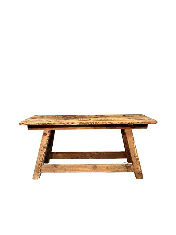Table en mélèze 1800
