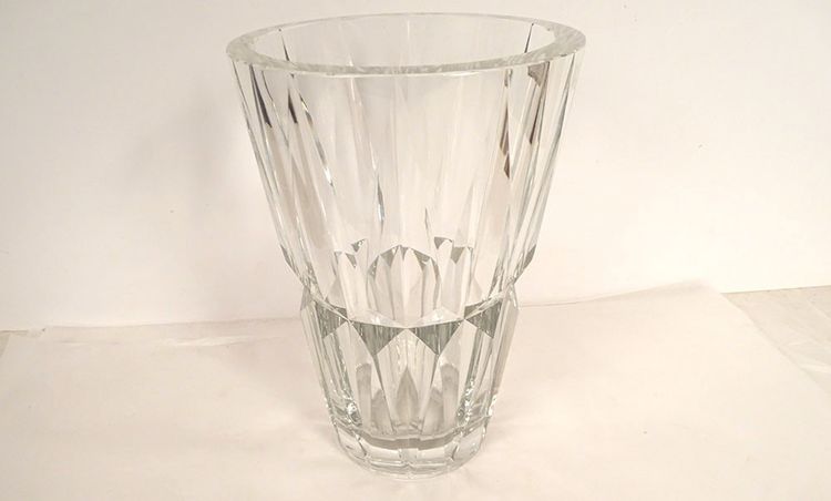 Saint-Louis Vase aus geschliffenem Kristallglas, Frankreich, Modell Camaret, 20. Jahrhundert