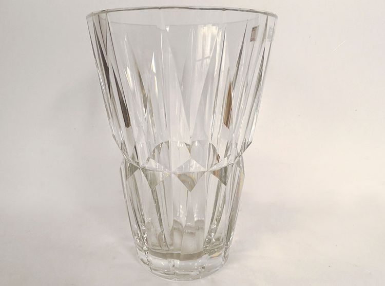 Saint-Louis Vase aus geschliffenem Kristallglas, Frankreich, Modell Camaret, 20. Jahrhundert