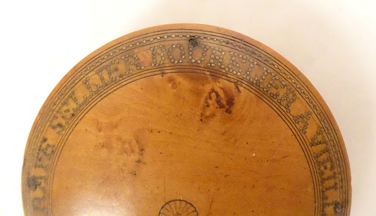 Linsenförmige Schnupftabakdose Buchsbaum Stein Raye Sellier Vieillevigne 1868 19. Jahrhundert