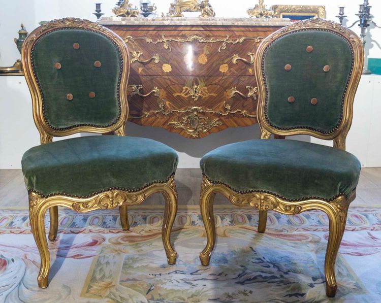 Une Suite De Salon En Bois Sculpté Et Doré, Fin XIXème Siècle 