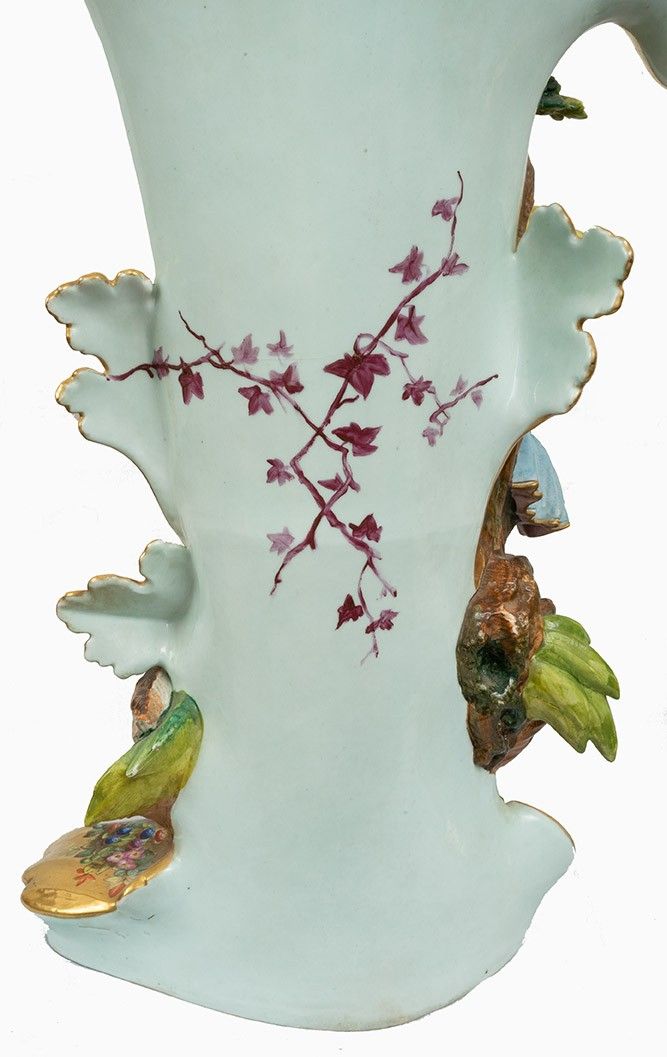 Paire de Vases ancienne en porcelaine Naples (Capodimonte) XIXe siècle.
