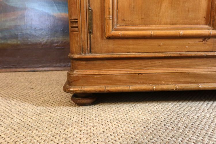 Armoire en pitchpin style bambou