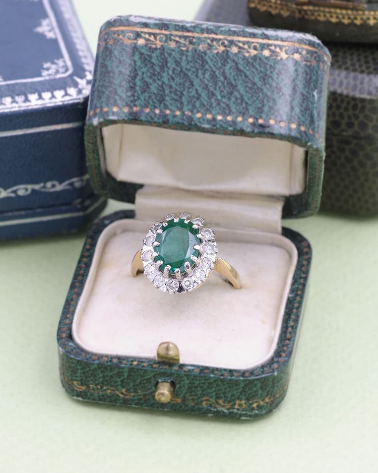 Smaragd-Diamantring 2,61 Karat in 18 Karat Gold, Diamanten im Brillantschliff, Vintage, Sambia