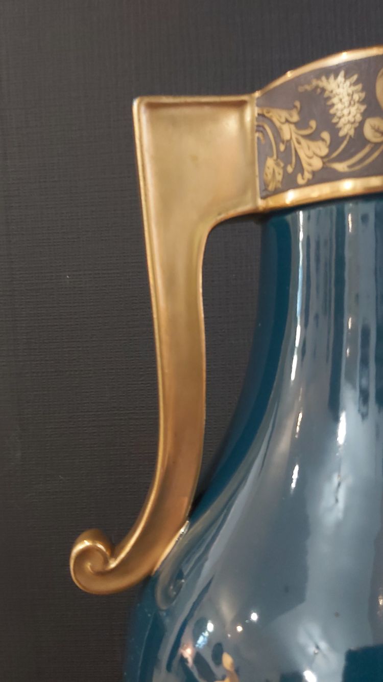 Large Jaget-Pinon porcelain vase from Tours