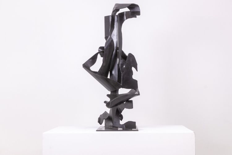 Jean Campa. Scultura verticale in metallo patinato. Anni '80. LS62151309P