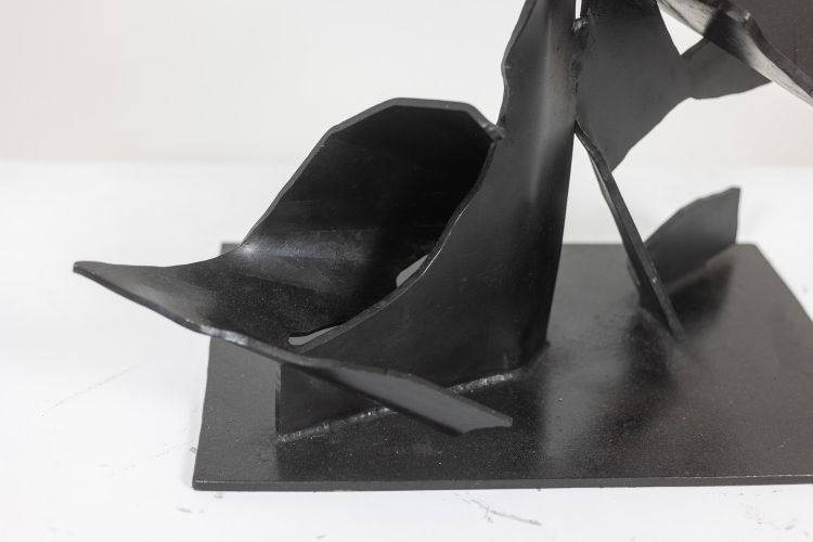 Jean Campa. Scultura verticale in metallo patinato. Anni '80. LS62151309P
