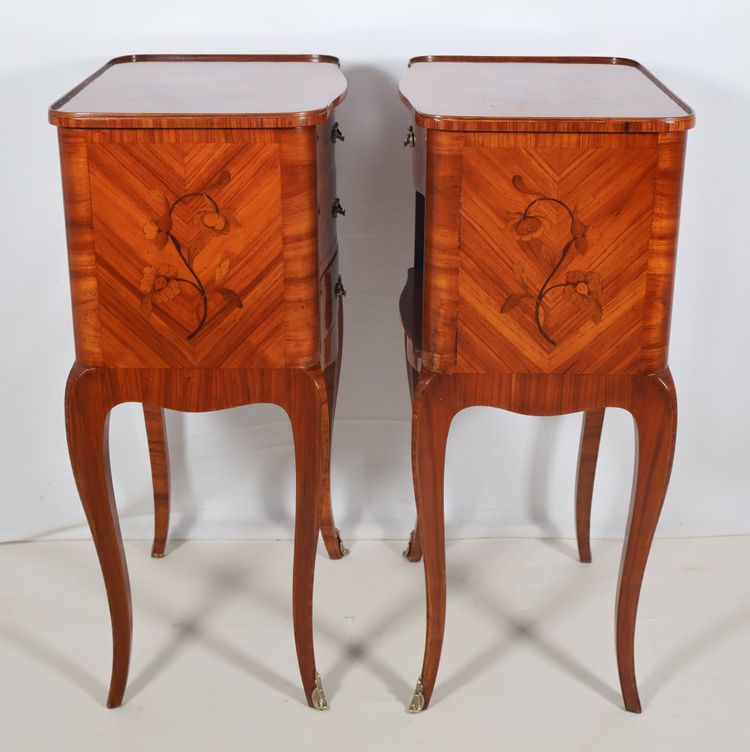Paire de tables de chevets style Louis XV début XXe siècle 