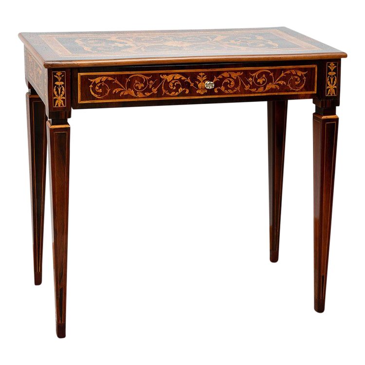 Bureau Louis XVI en bois exotiques Lombardie XVIIIe siècle.