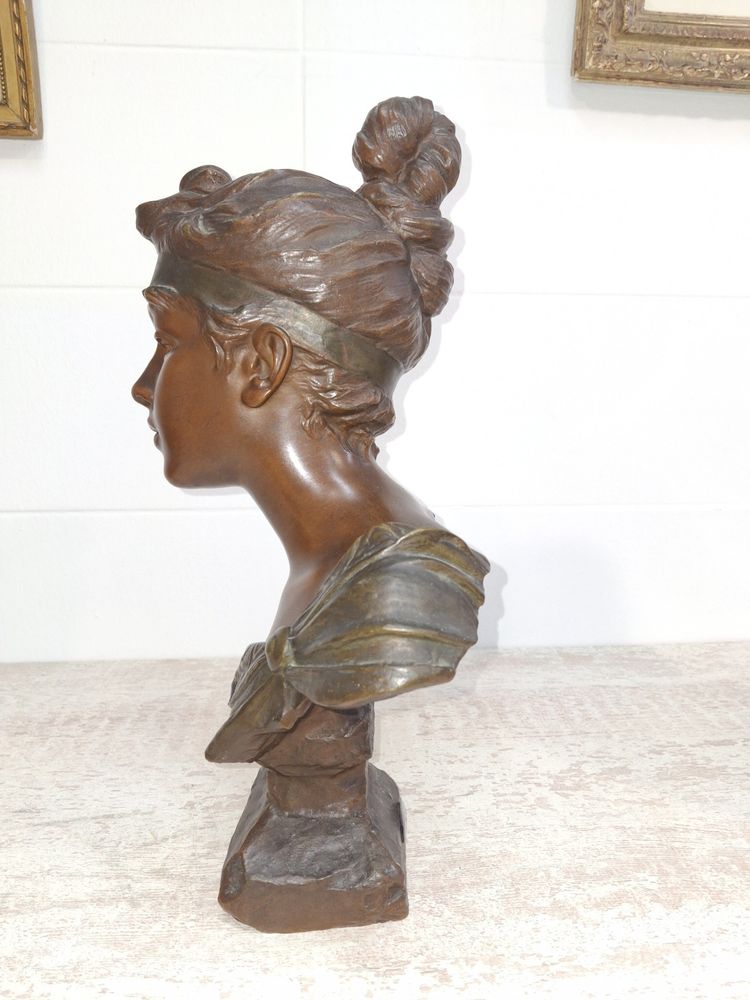 Busto femminile monumentale in bronzo FRIME antica