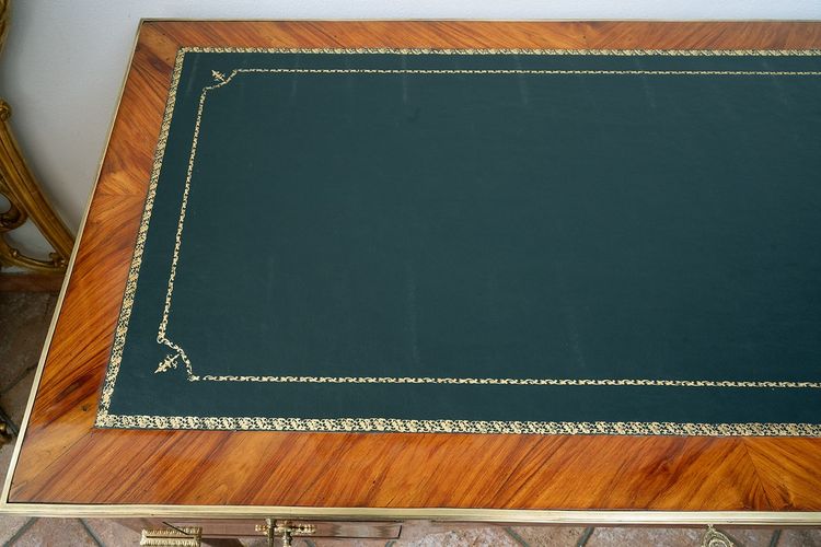 Antica scrivania francese, inizi del XIX secolo.