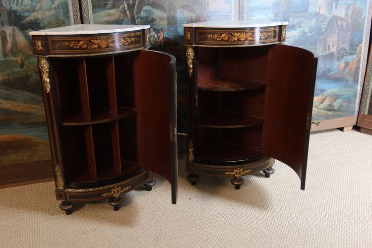 Paire d'encoignures marquetées XIXème siècle