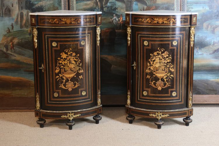 Paire d'encoignures marquetées XIXème siècle