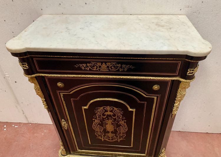 Credenza intarsiata in legno e ottone in stile Napoleone III, XIX secolo