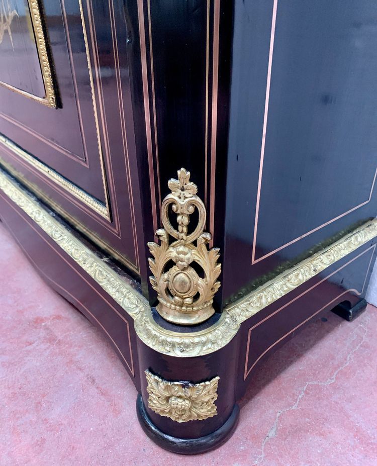 Credenza intarsiata in legno e ottone in stile Napoleone III, XIX secolo