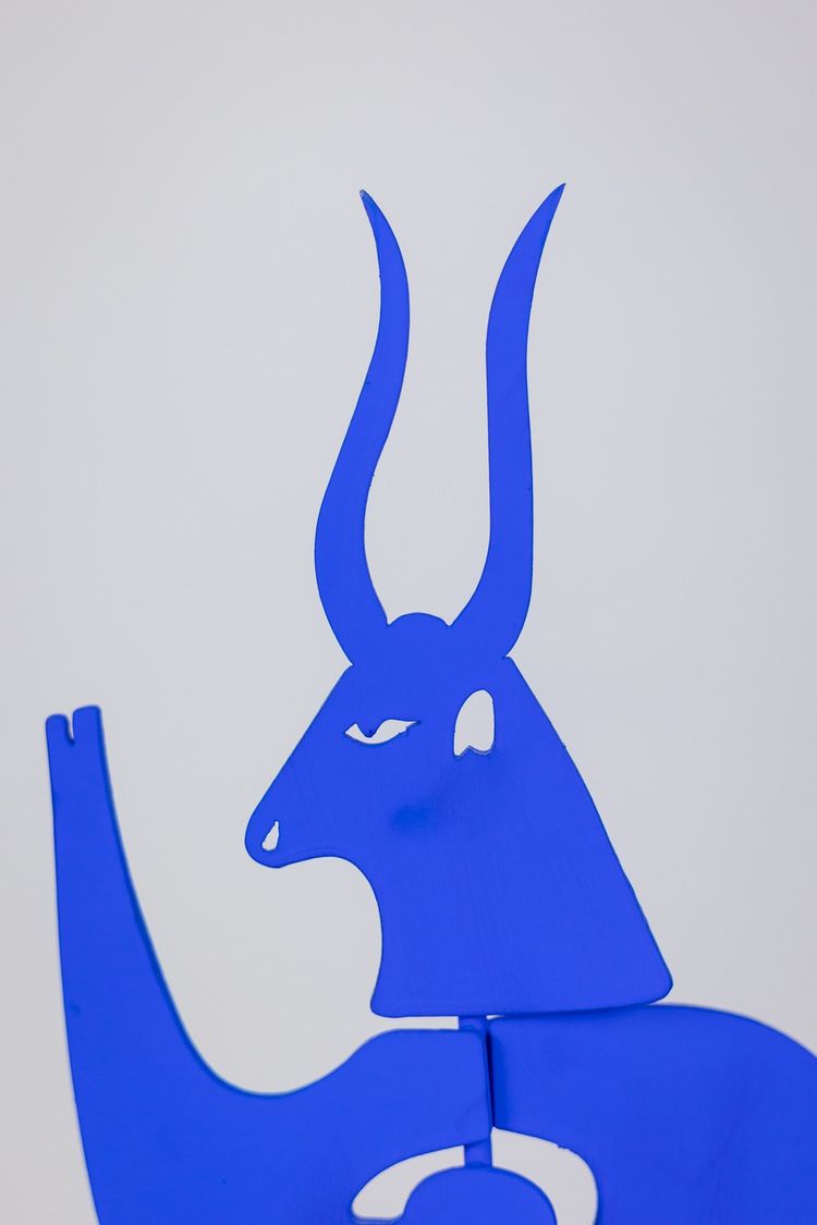 Antonino di San Pietro. Scultura blu “Tauride”. Contemporaneo. Codice articolo: LS6240489P