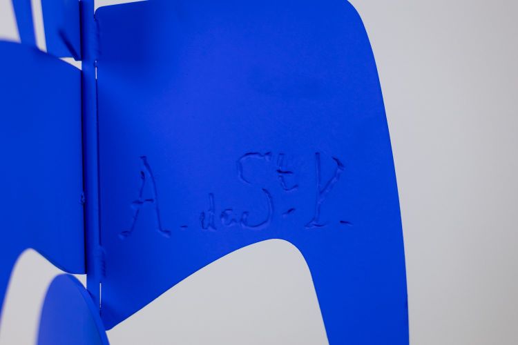 Antonine de Saint Pierre. Sculpture « Bugler » bleue. Contemporain.