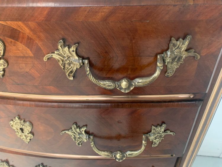 Commode de style en palissandre et acajou XX siècle