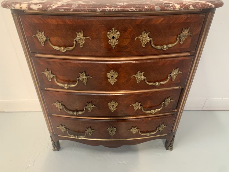 Commode de style en palissandre et acajou XX siècle