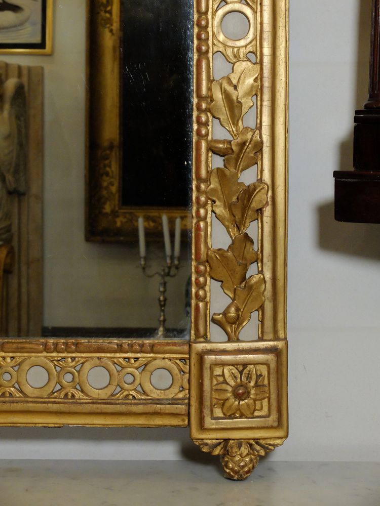 Specchio Luigi XVI con attributi di caccia