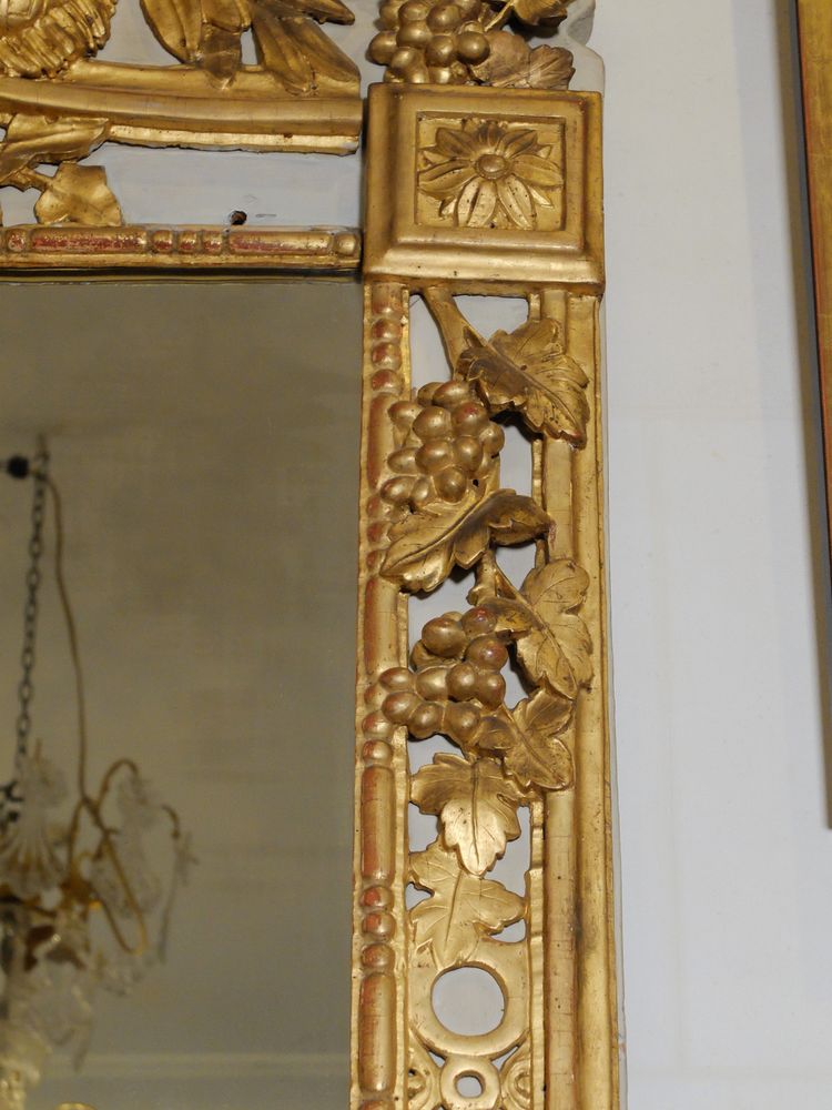 Specchio Luigi XVI con attributi di caccia