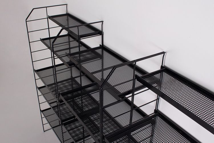 Pilastro style modular shelf
