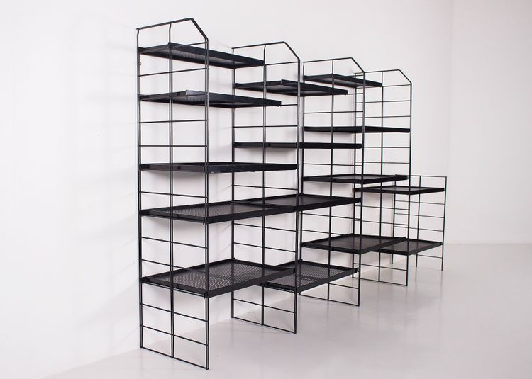 Pilastro style modular shelf