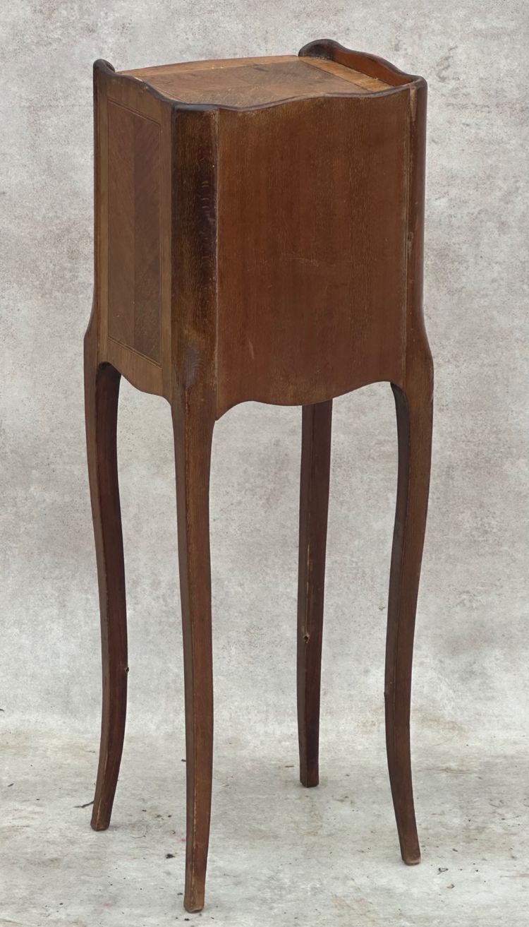 Table de chevet