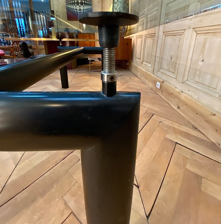 Le Corbusier Table Lc6 Pour Cassina -