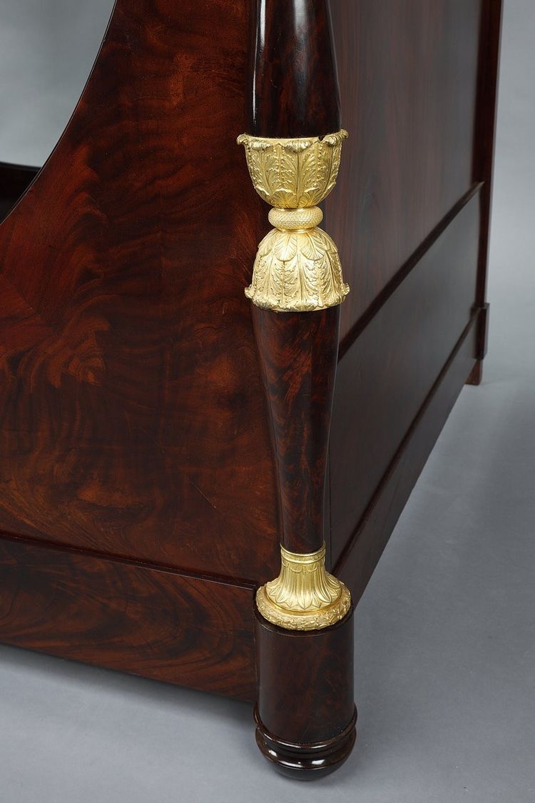 Grande letto a slitta in stile Impero e baldacchino 