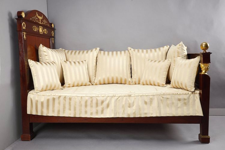 Empire-Bett mit Baldachin