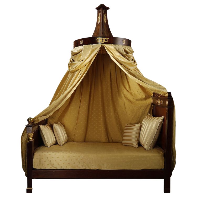 Empire-Bett mit Baldachin