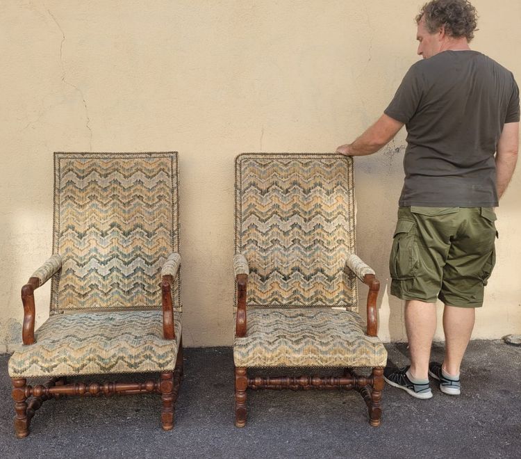 2 poltrone in stile Luigi XIII con arazzo 