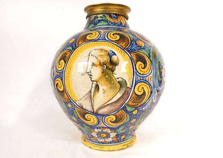 Grande Vaso in Maiolica Ritratti Soldato Maestro Domenico Venezia Italia XVI