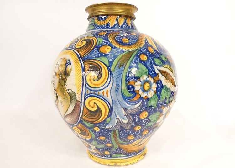 Grande Vaso in Maiolica Ritratti Soldato Maestro Domenico Venezia Italia XVI